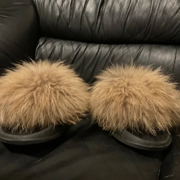 Real Fur Slides - Picture 2 of 4